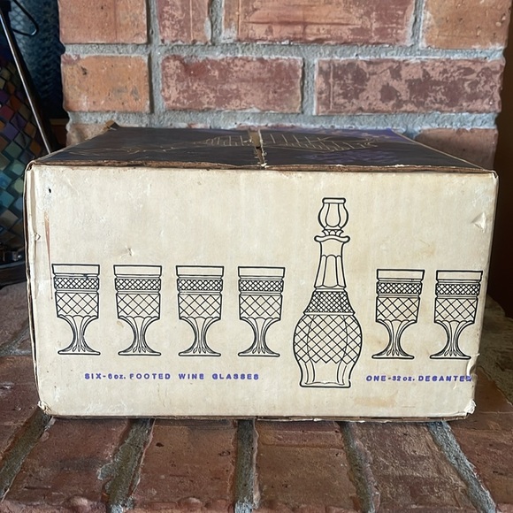 NIB Vtg Belfast 8 Piece Crystal Wine Set - Picture 2 of 9